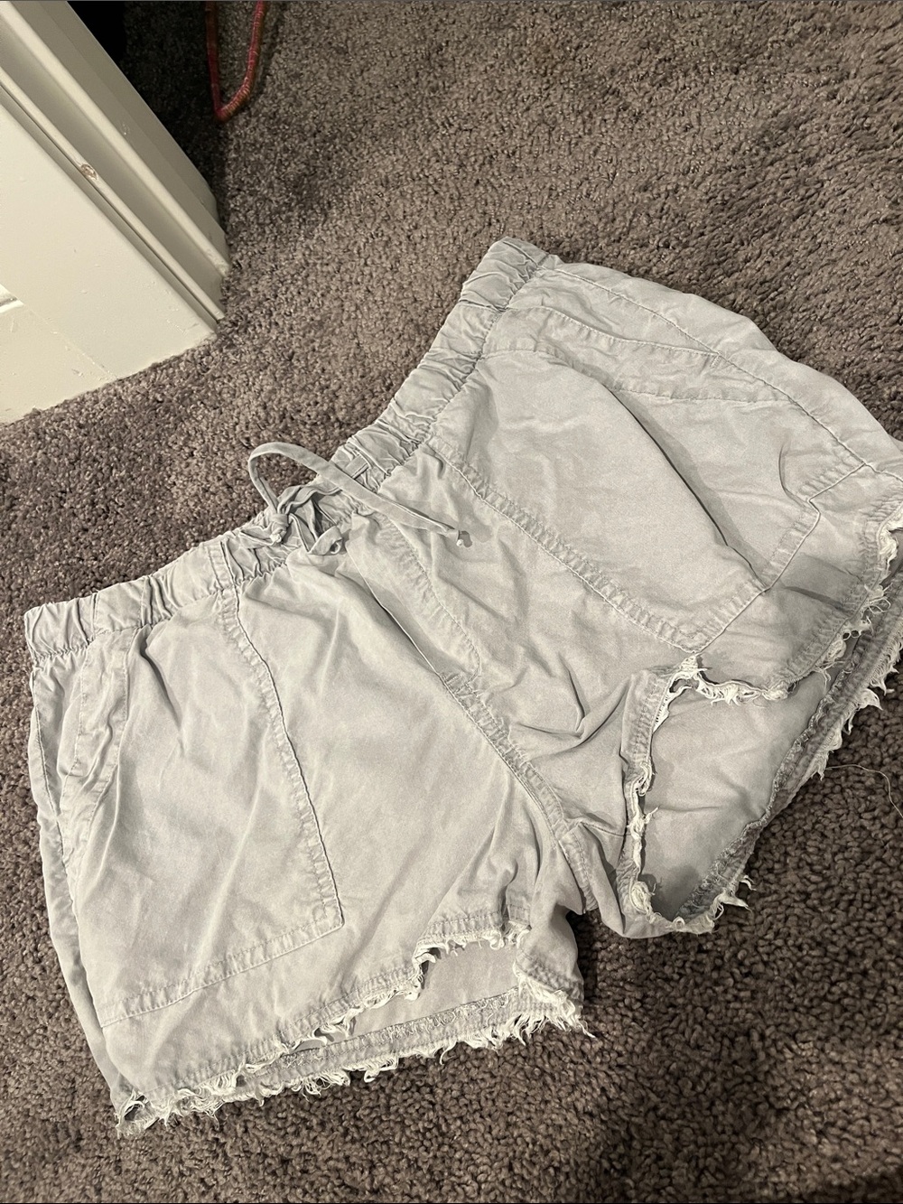 cloth & stone Light Gray High-Waist Drawstring Frayed-Hem Shorts